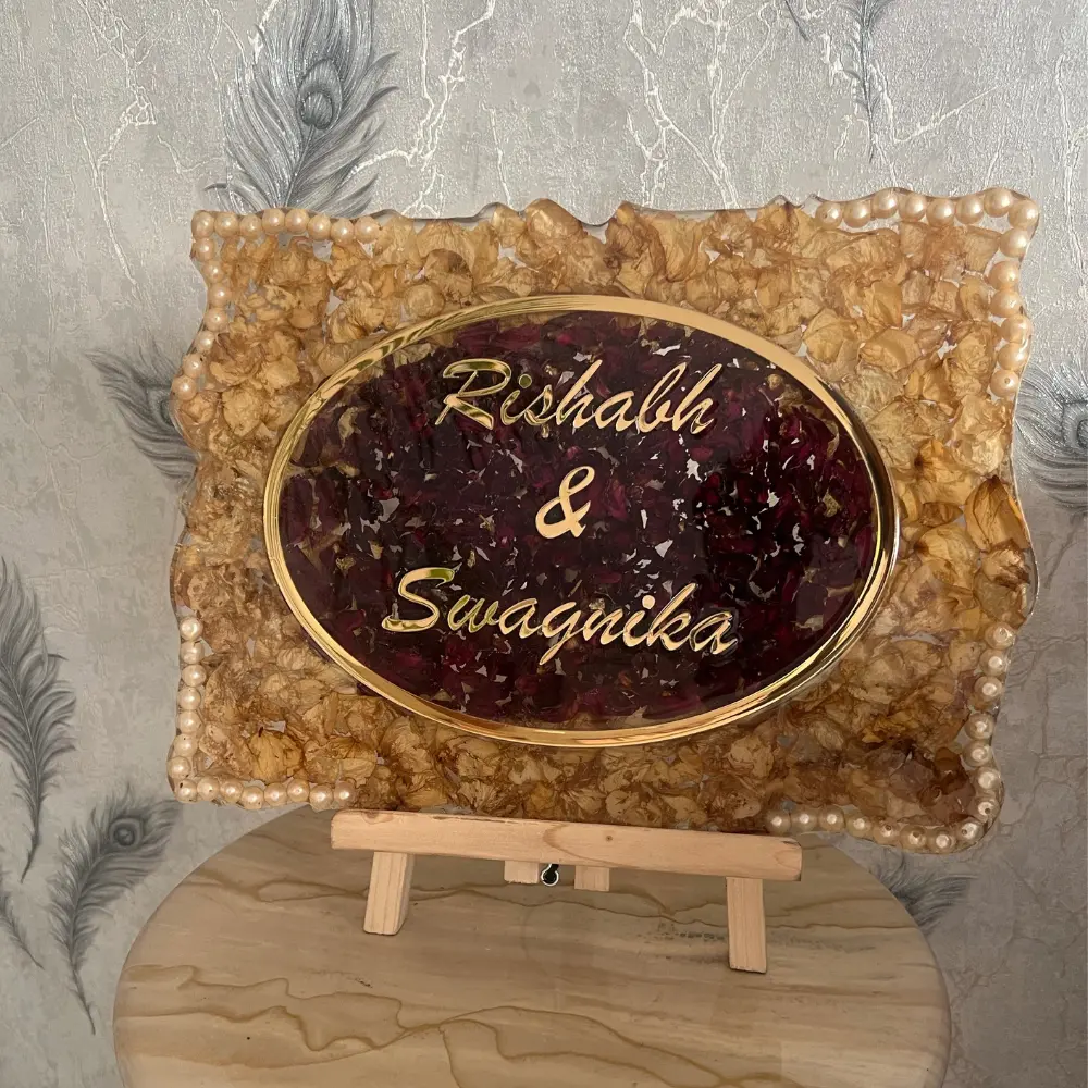 couple-nameplate-preservation-with-flowers