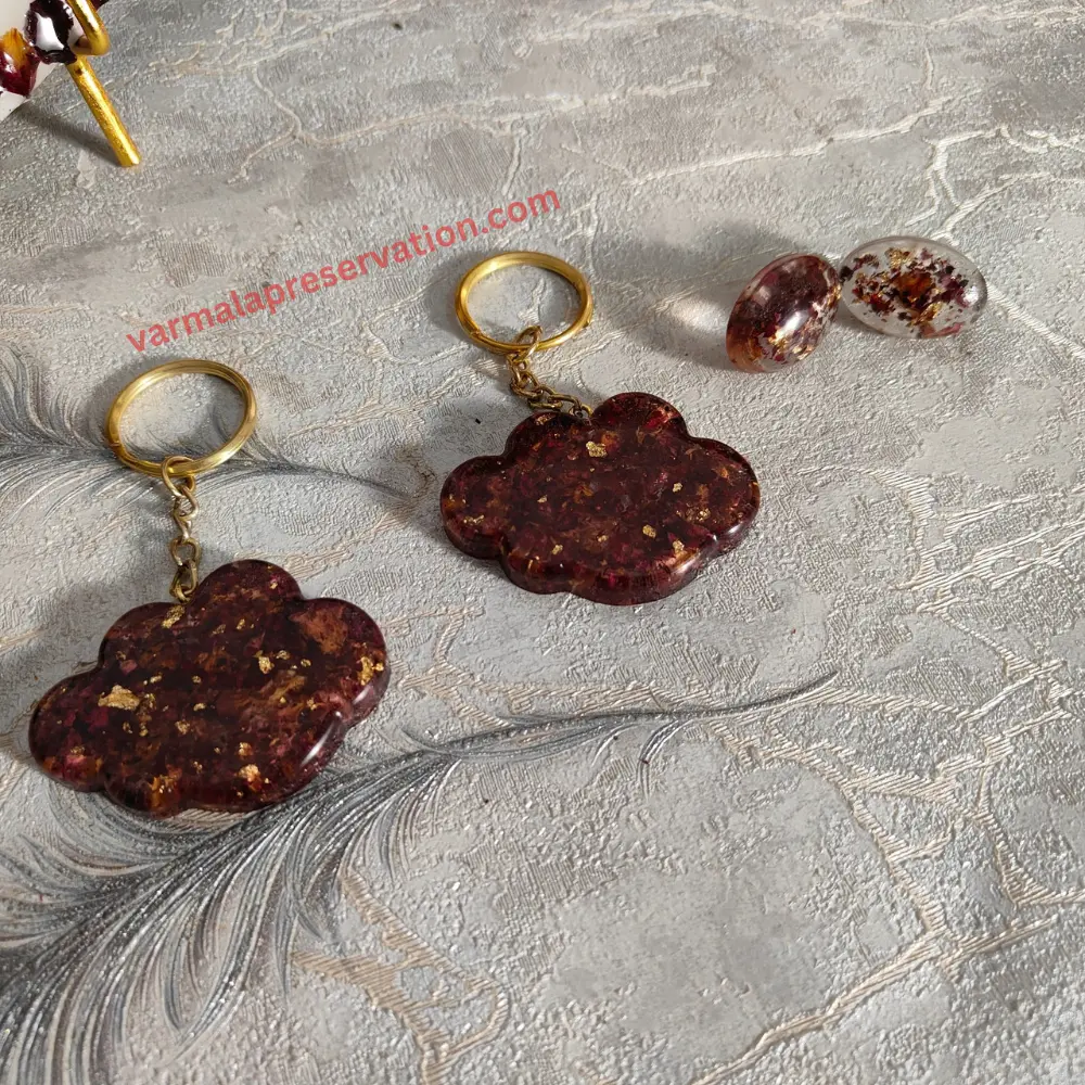 epoxy-resin-keychain-and-studs-earrings-set