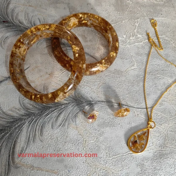 flower-preservation-epoxy-jewellery