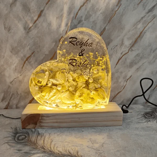 flower-preservation-for-anniversary-gift