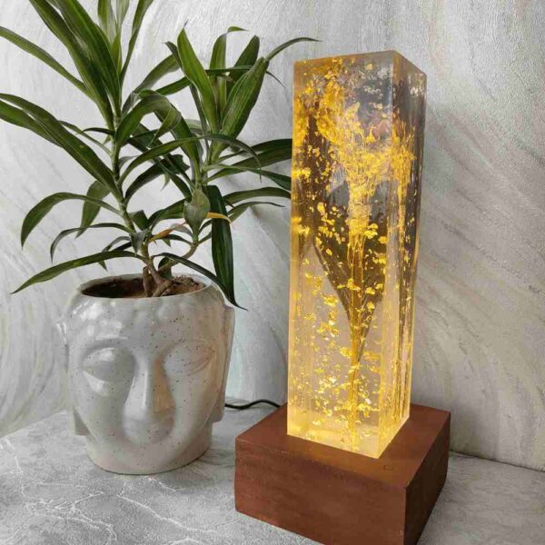 gifted-flower-preservation-in-lamp