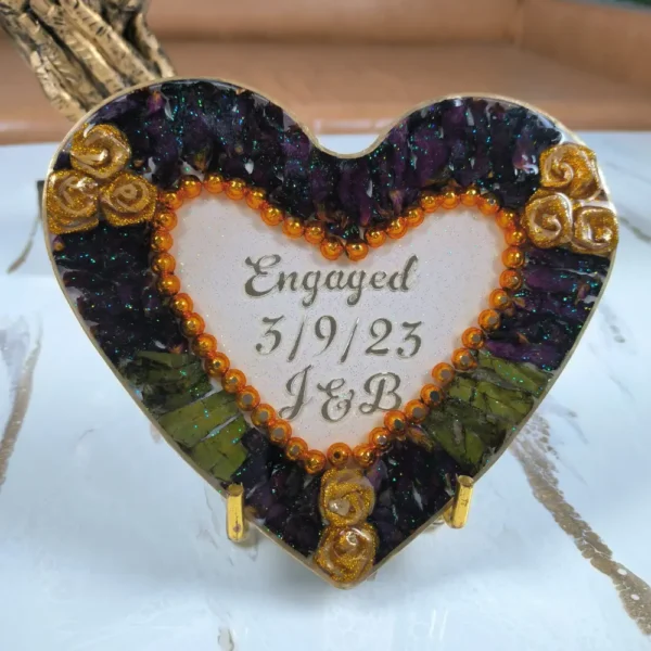 heart-shaped-resin-engagement-garland-preservation