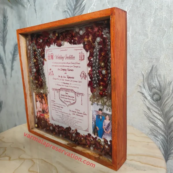 personalized-wedding-flowers-and-card-photo-frame