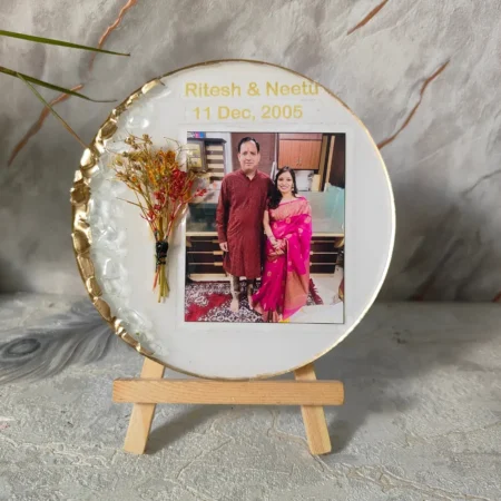 resin-bouquet-and-couple-photo-preservation-frame