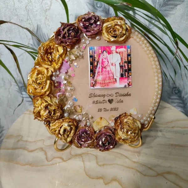 resin-photo-frame-with-in-flower-preservation-frame