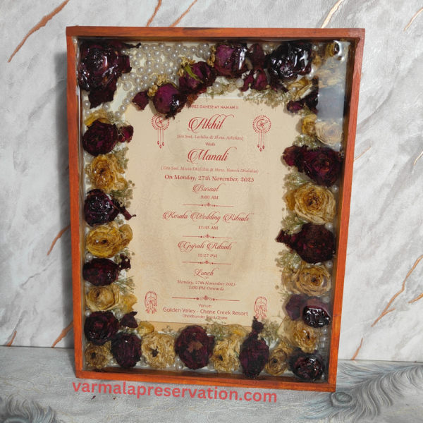 wedding-card-and-garland-frame