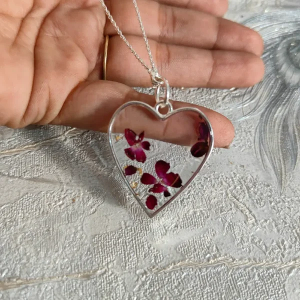 Red-Flower-Resin-Pendant-Accessory.