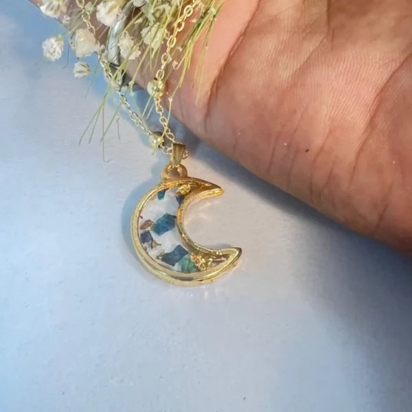 personalised-epoxy-jewellery.webp