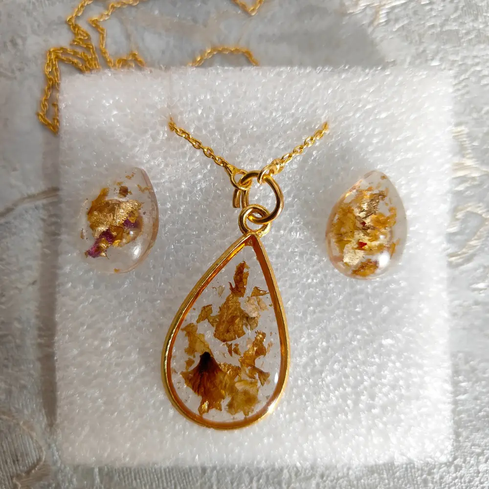 stylish-yellow-flower-epoxy-resin-pendant-and-earing-set