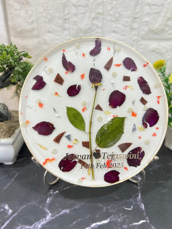 epoxy resin frame in round shape