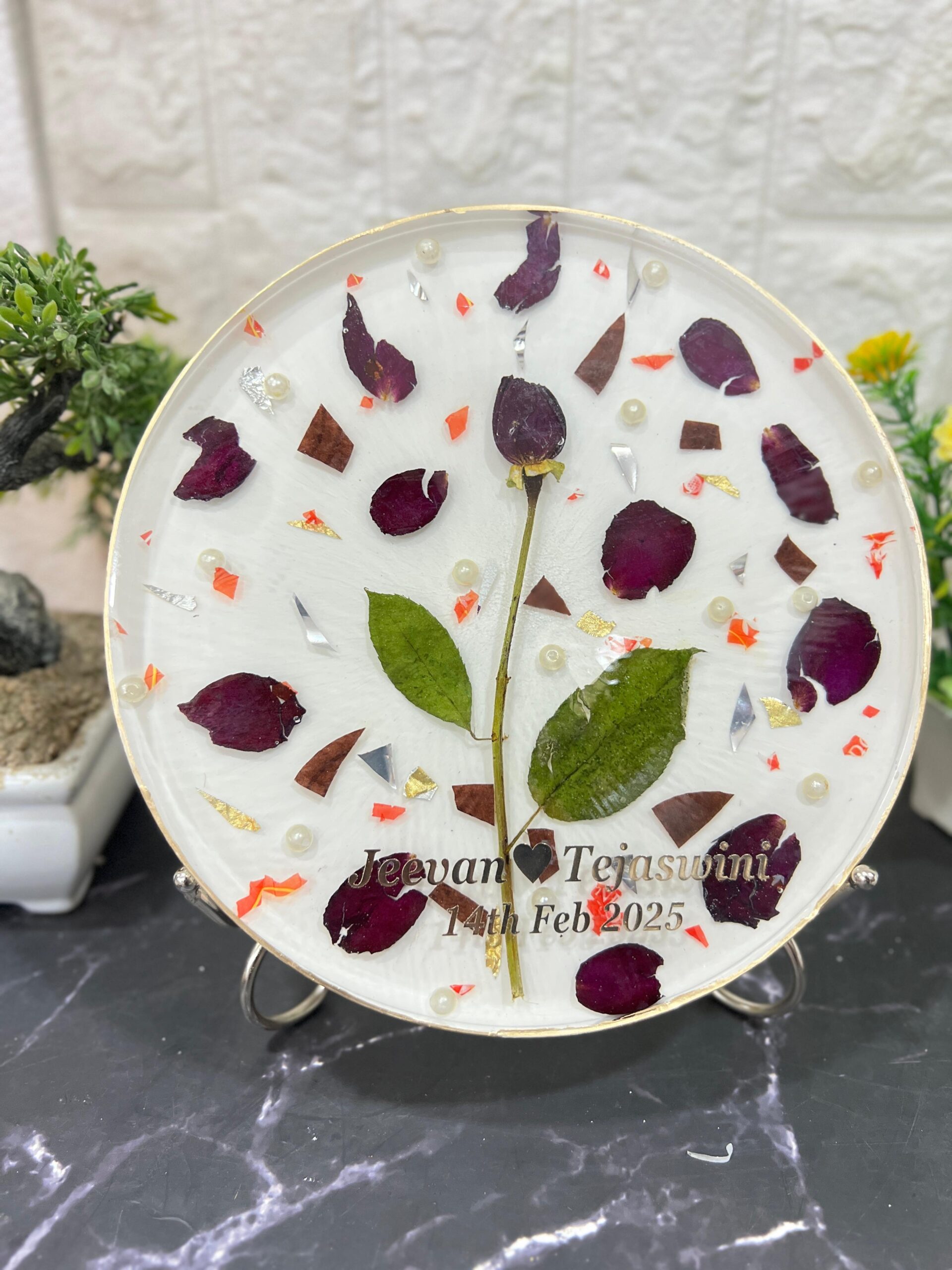 epoxy resin frame in round shape