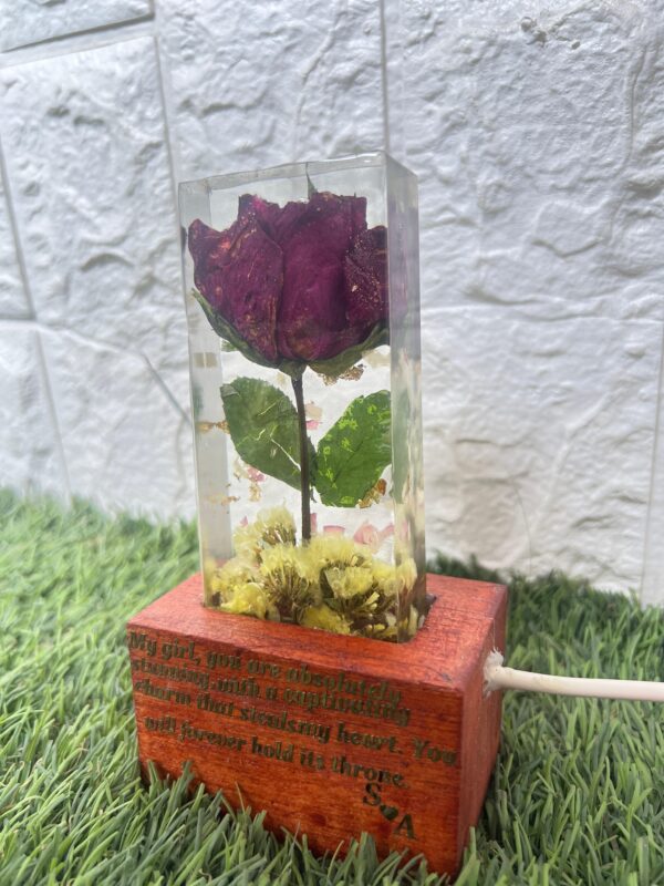 flower preservation in resin
