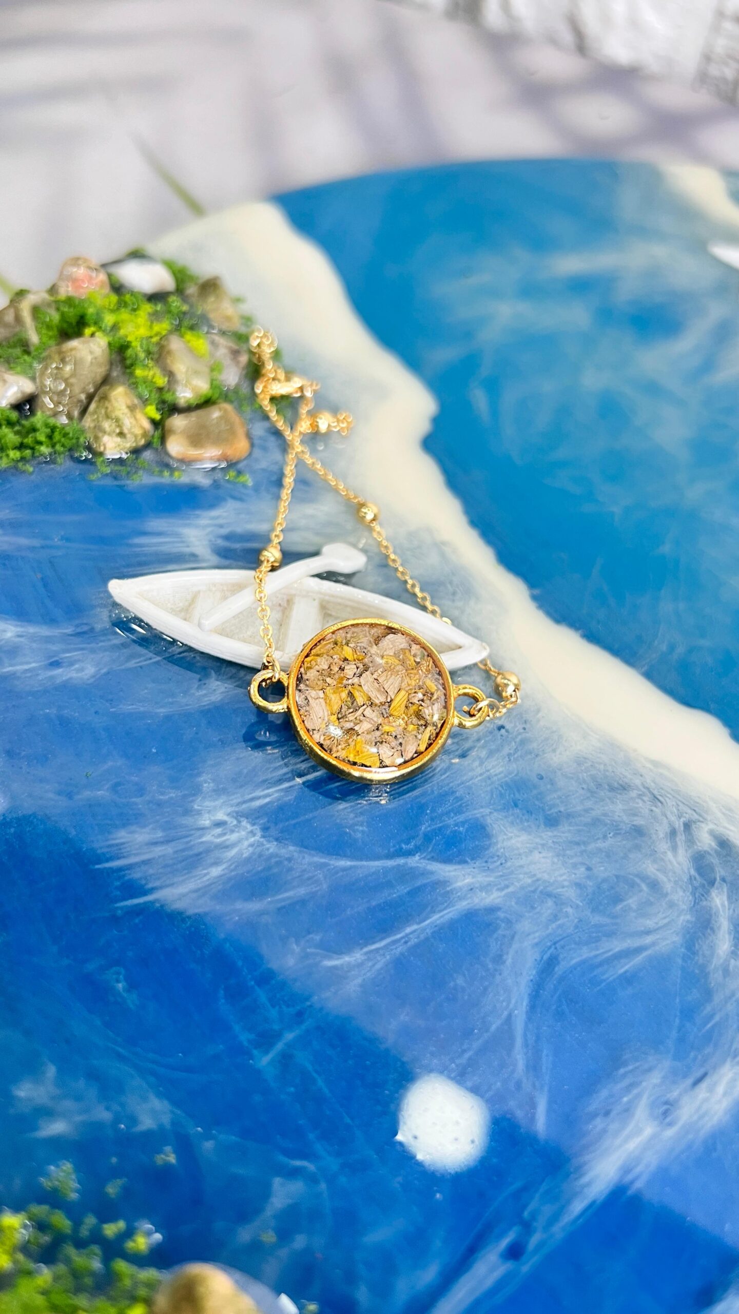 real flowers preserved in resin pendant