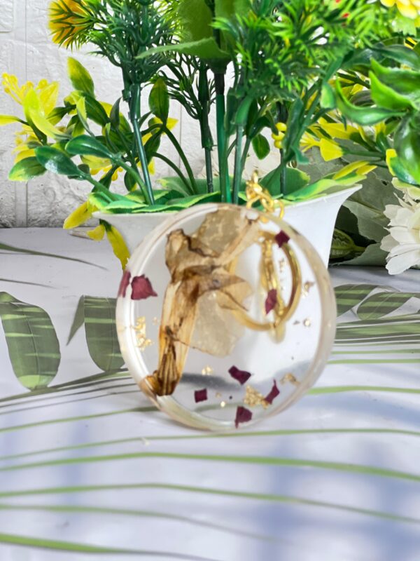 resin keychain with preserved special flower