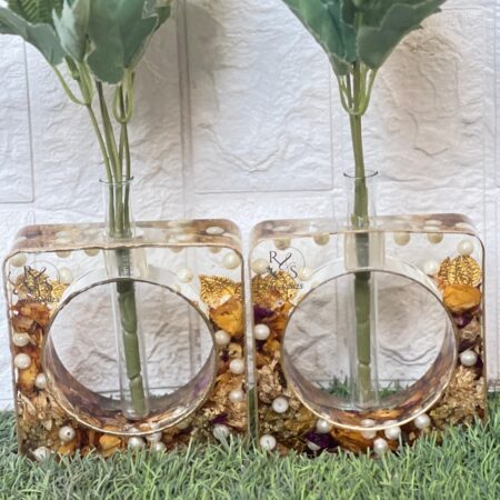 resin planter with preserved flowers