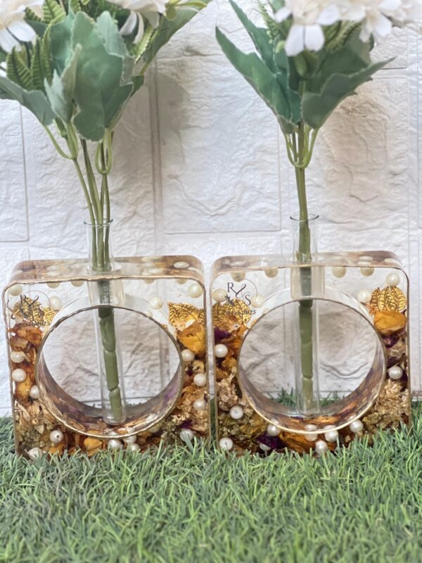 resin planter with preserved flowers